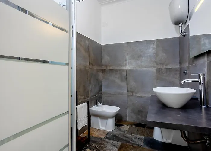 & Apartment Rom